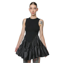Load image into Gallery viewer, Rochiță Neagră Valentine Cu Detalii De Corset
